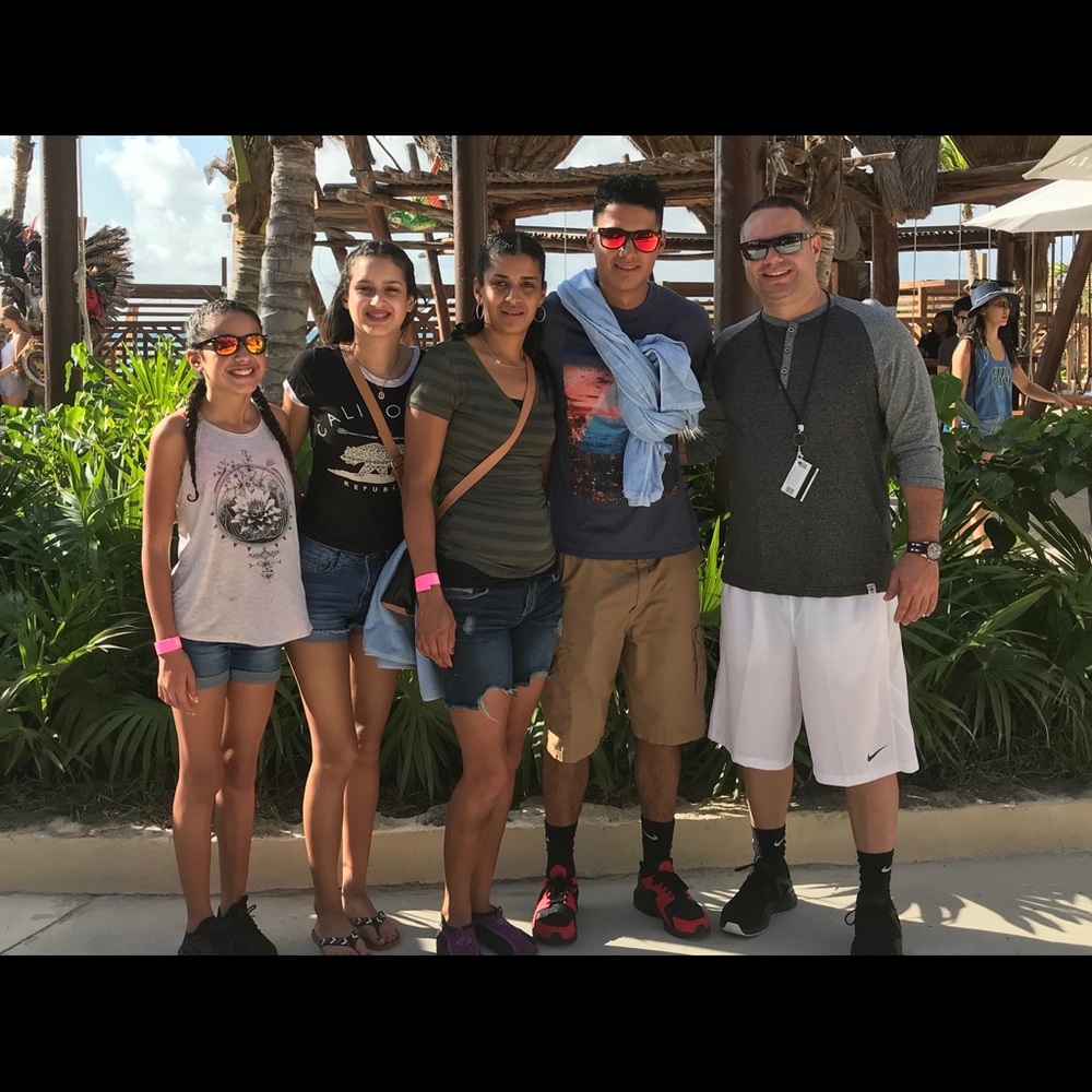 Meet your Posher, Juan